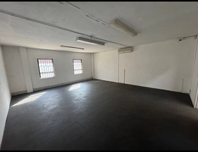 985M² WAREHOUSE TO LET IN LINBRO PARK